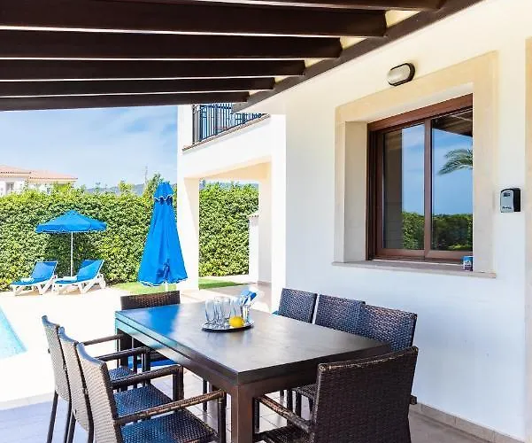 Seafront Ocean Pearl - Private Area & Pool