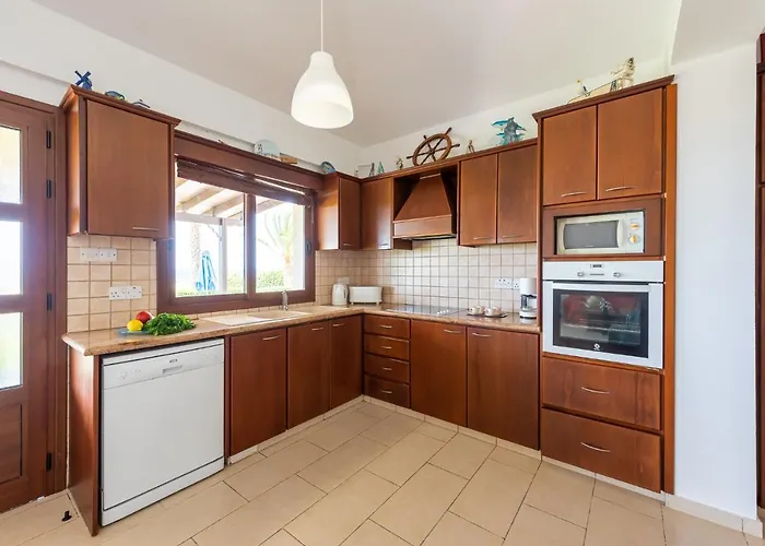 Seafront Ocean Pearl - Private Area & Pool