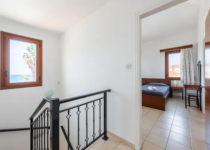 Seafront Ocean Pearl - Private Area & Pool