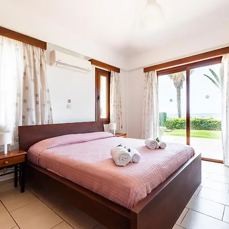 Seafront Ocean Pearl - Private Area & Pool