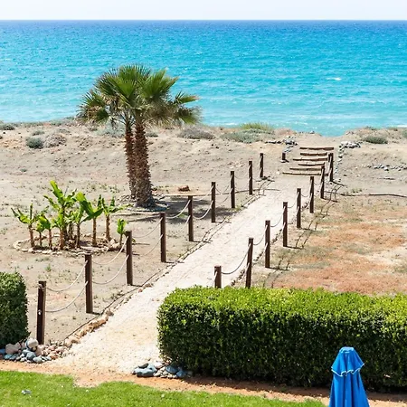 Seafront Ocean Pearl - Private Area & Pool